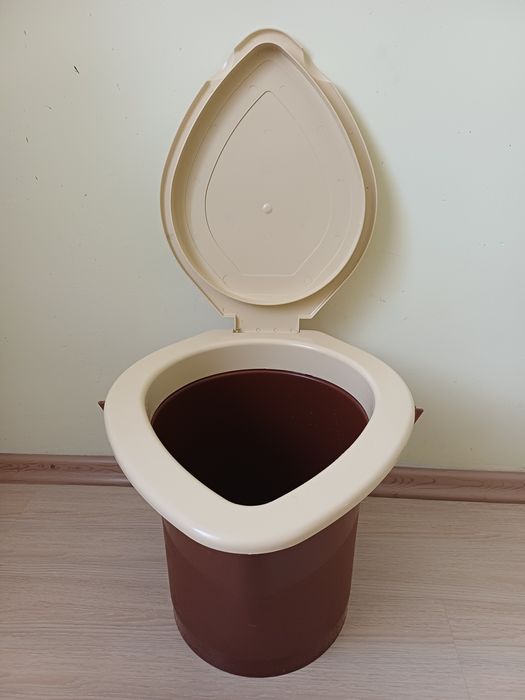 Ведро туалет ( пластик)