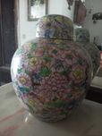 Vaso com tampa decorado com flores – estilo oriental vintage