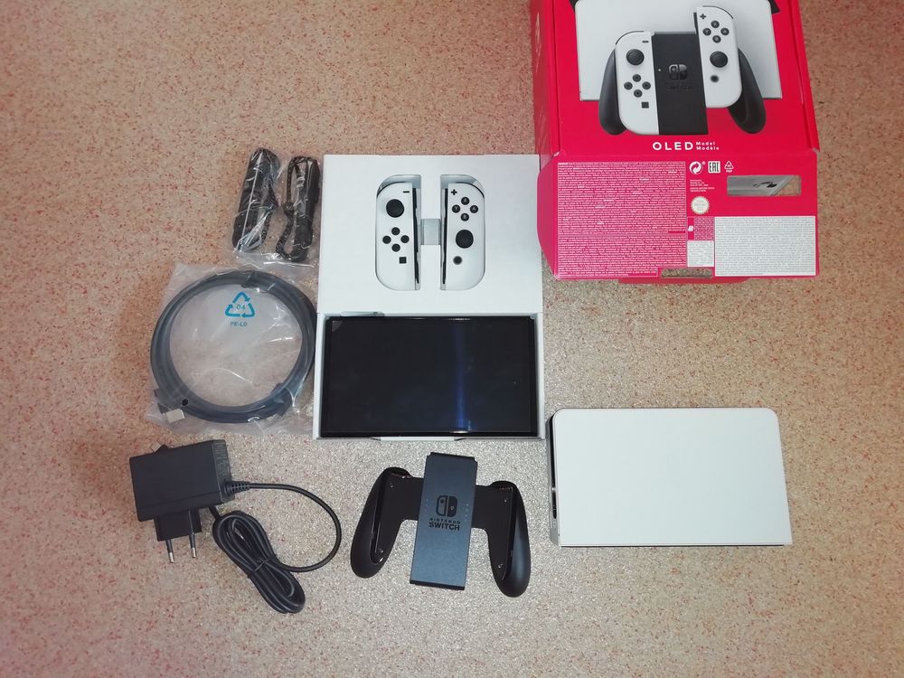 Игровая консоль Nintendo Switch OLED, портативная, гибридная, игры