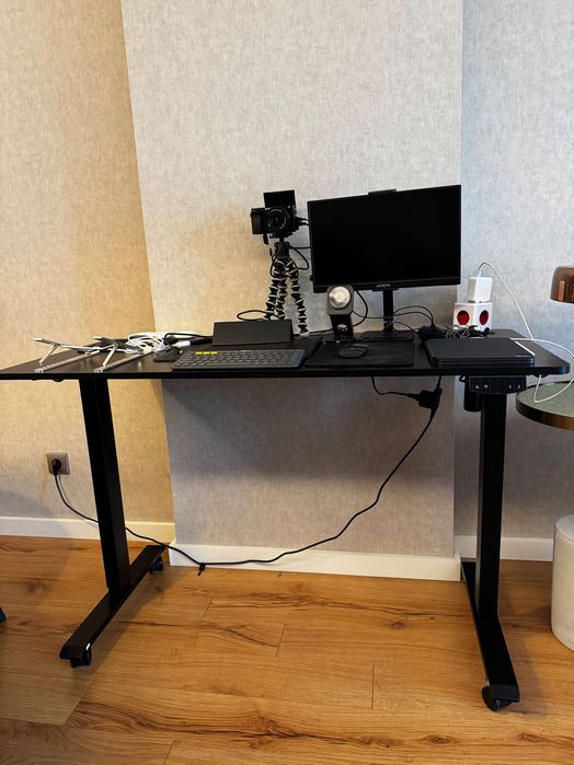 Mesa de Escritório com Regulagem