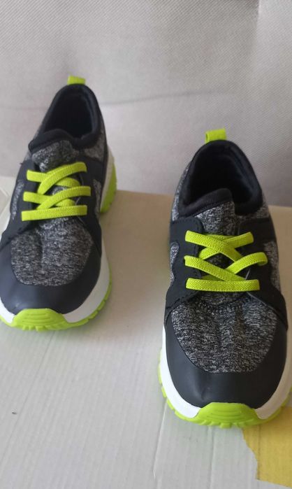 Кросівки дитячі 28 розмір