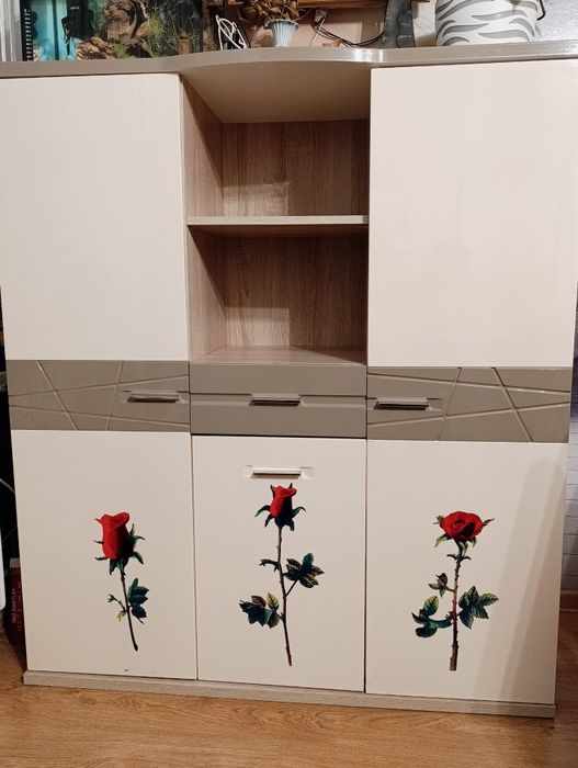 Komoda z szafkami +szuflada