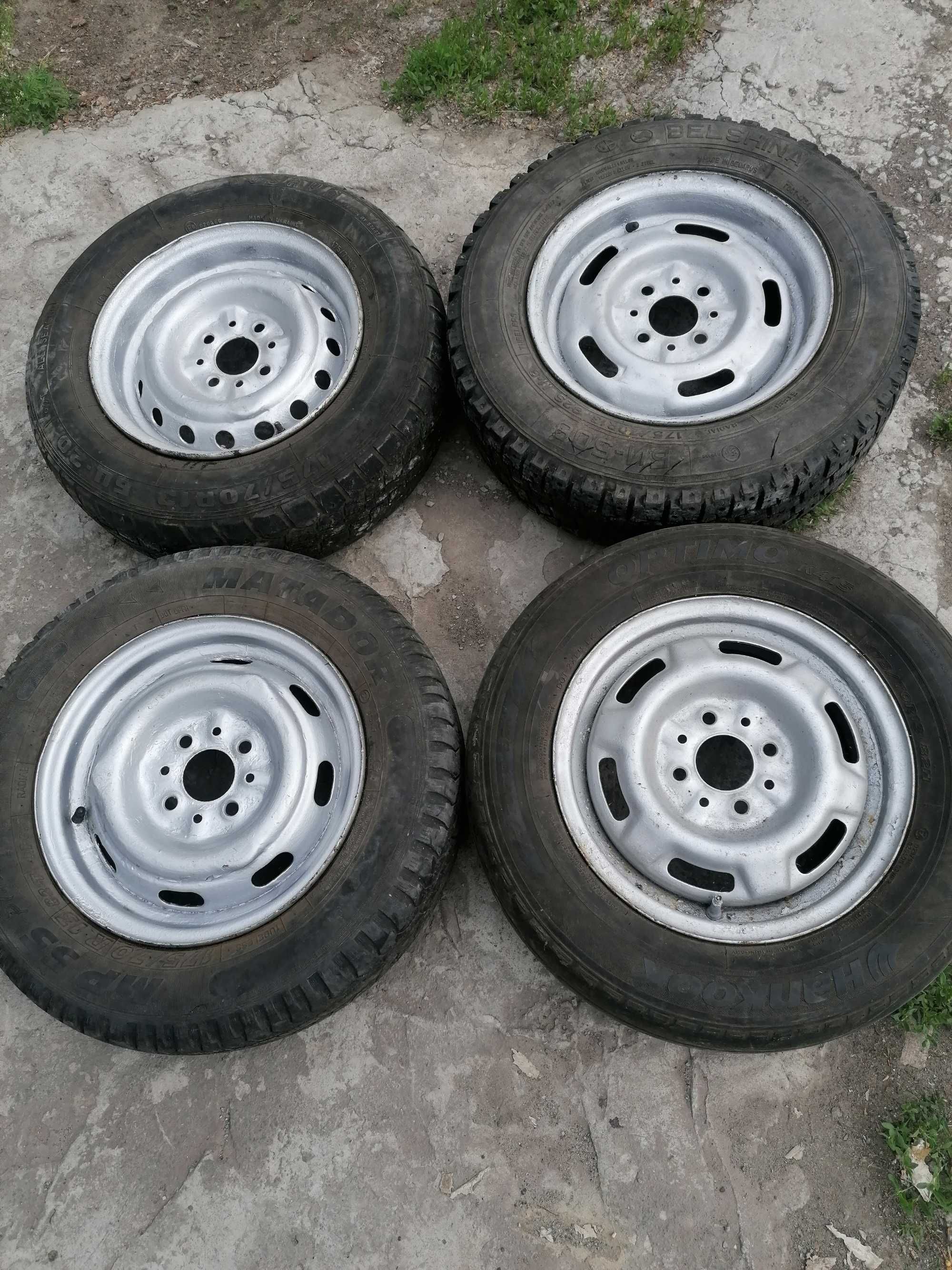 Продам запаску Ваз 4 98 R 13