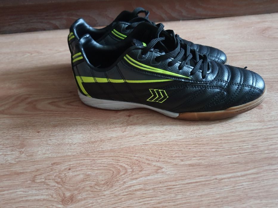 Кросівки Restime бу 39р