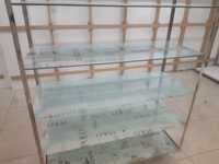 Regal wystawowy szklany podwieszany
