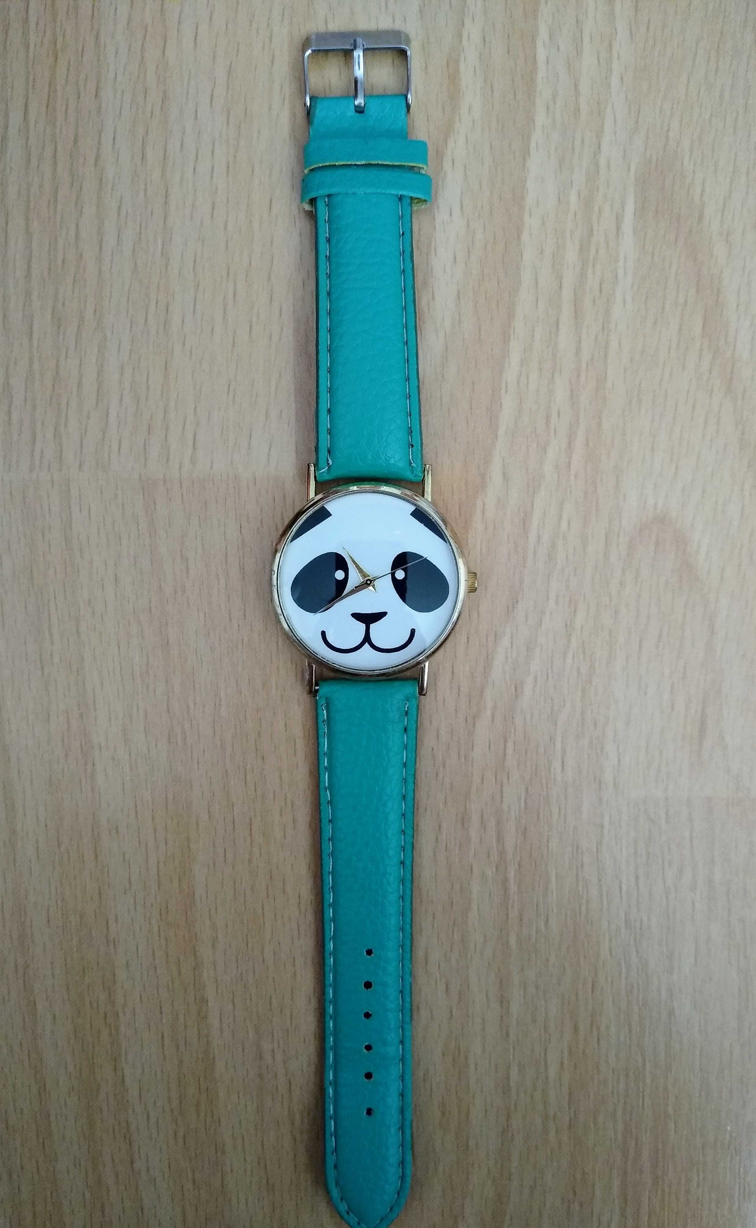 Zegarek na rękę analogowy panda na pasku zielony nowy z baterią