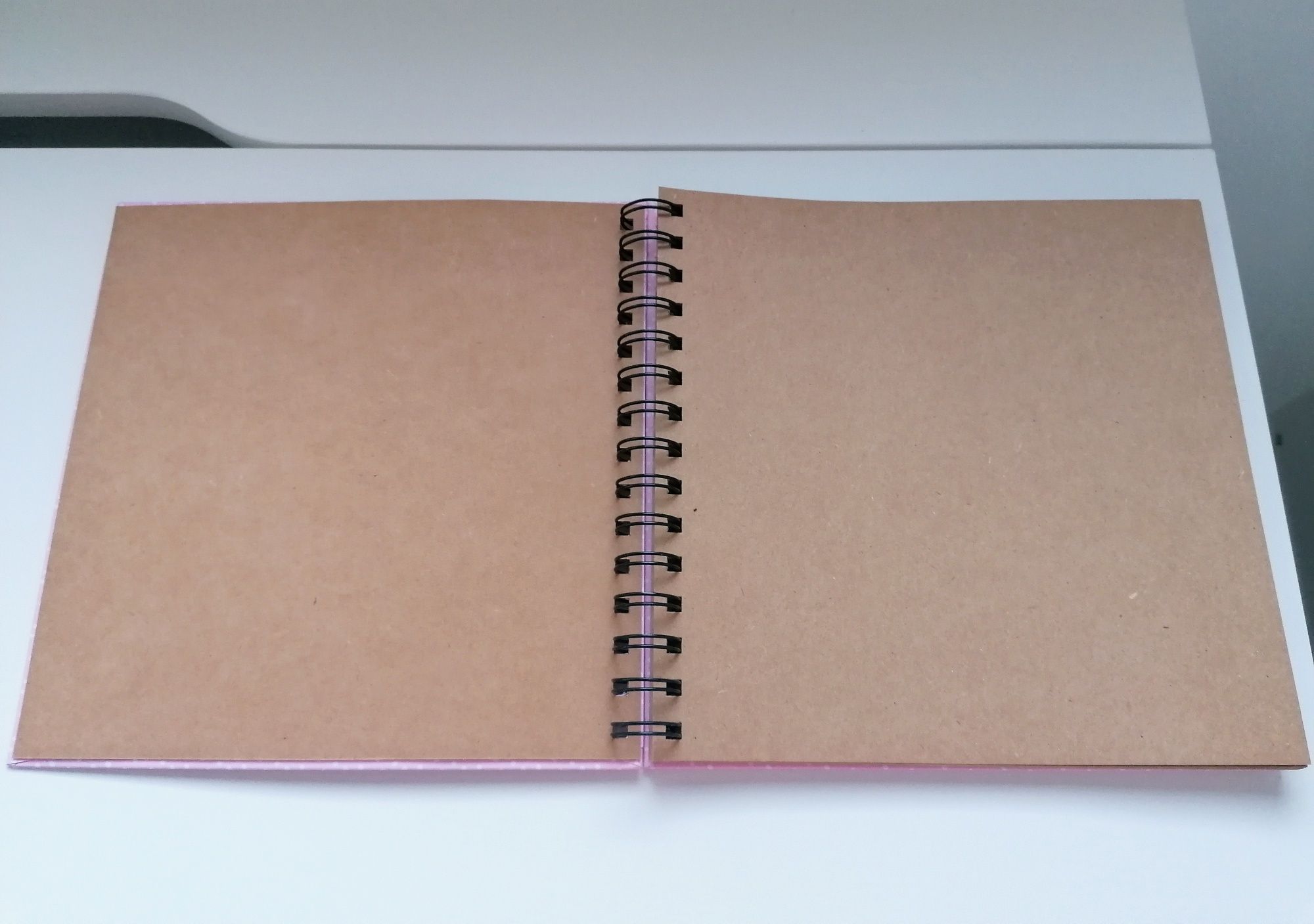 Caderno e material de strapbooking