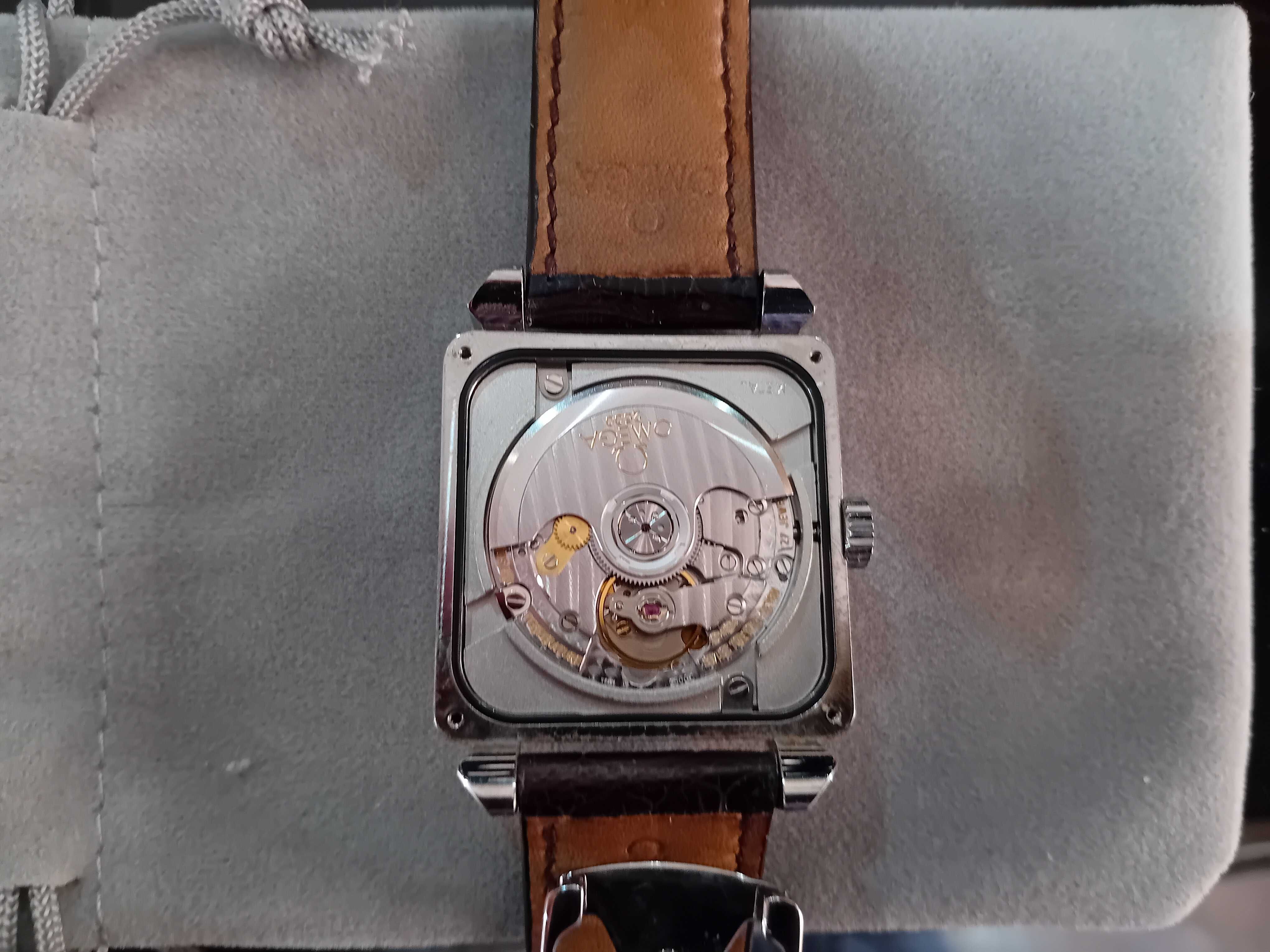 Omega Co-Axial Chronometer Edição Limitada Almada Negreiros
