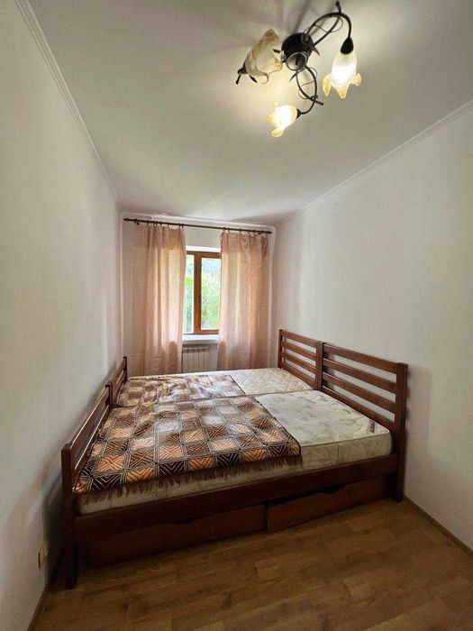 Двохярусне ліжко