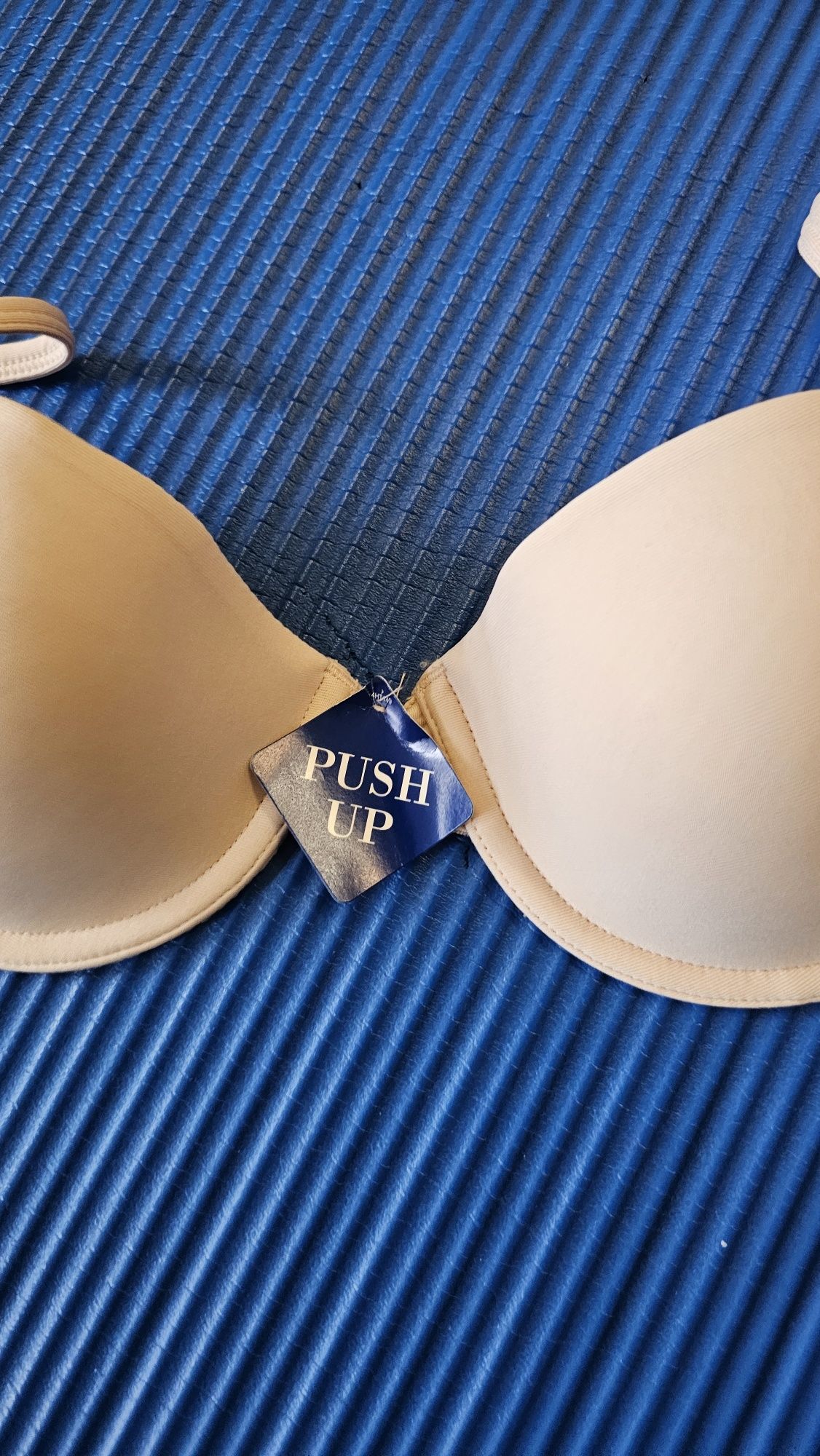 Biustonosz Push UP