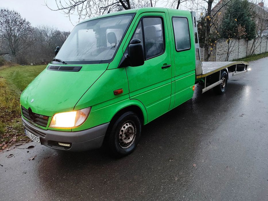 Mercedes-Benz Spinter  Autolaweta Mercedes sprinter W311 pierwsza rejestracja 2006r 2.2 l 111