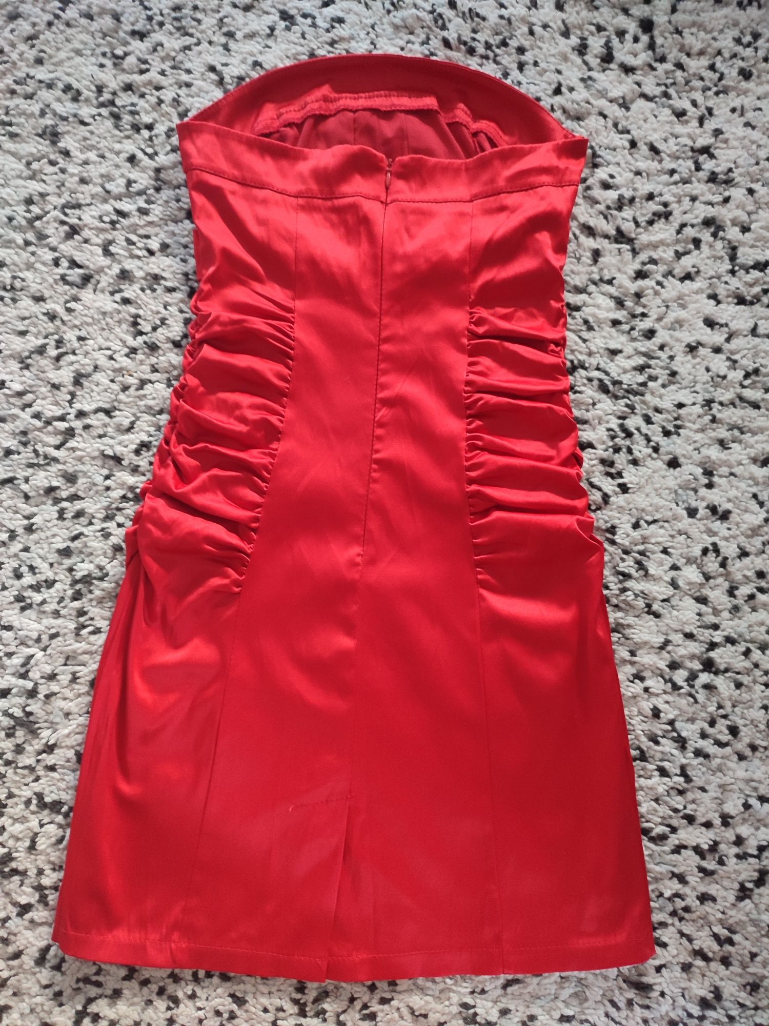 Czerwona sukienka mini rozm. XS