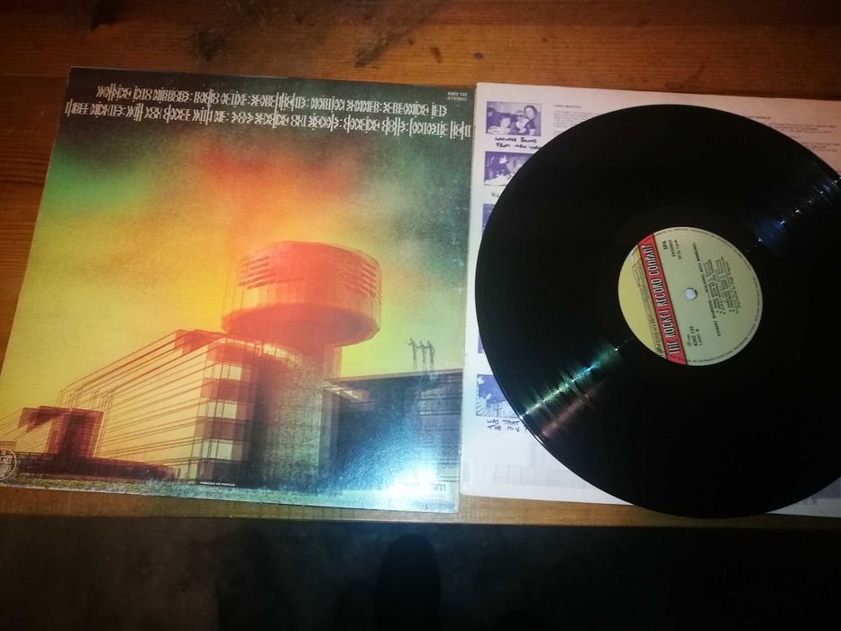 Johnny Warman (Pop-Rock) - Walking Into Mirrors LP