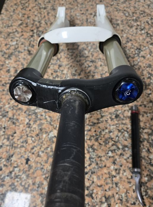 Suspensão SR Suntour Dulolux RCA 180mm