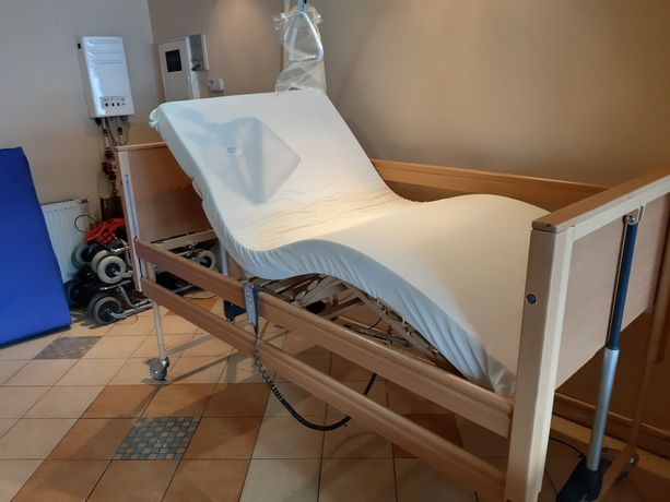 Łóżka inwalidzkie elektryczne rehabilitacyjne z materacem