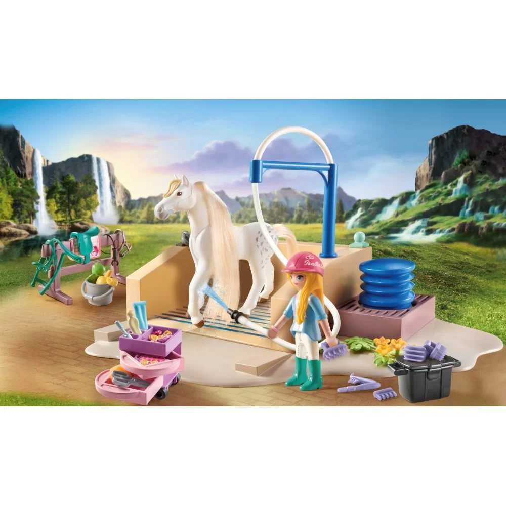Playmobil 71354 Isabella i klacz Lioness z myjnią dla koni