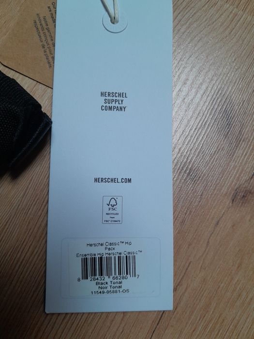 Nowa czarna nerka Herschel