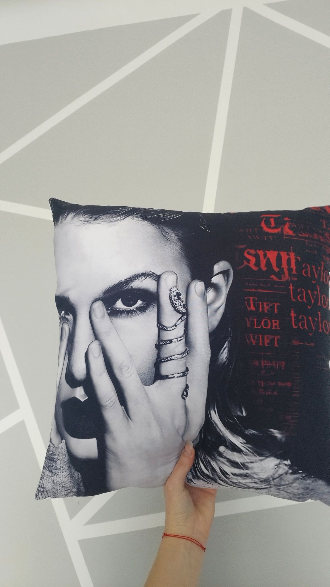 Poduszka Taylor Swift reputation 45x45