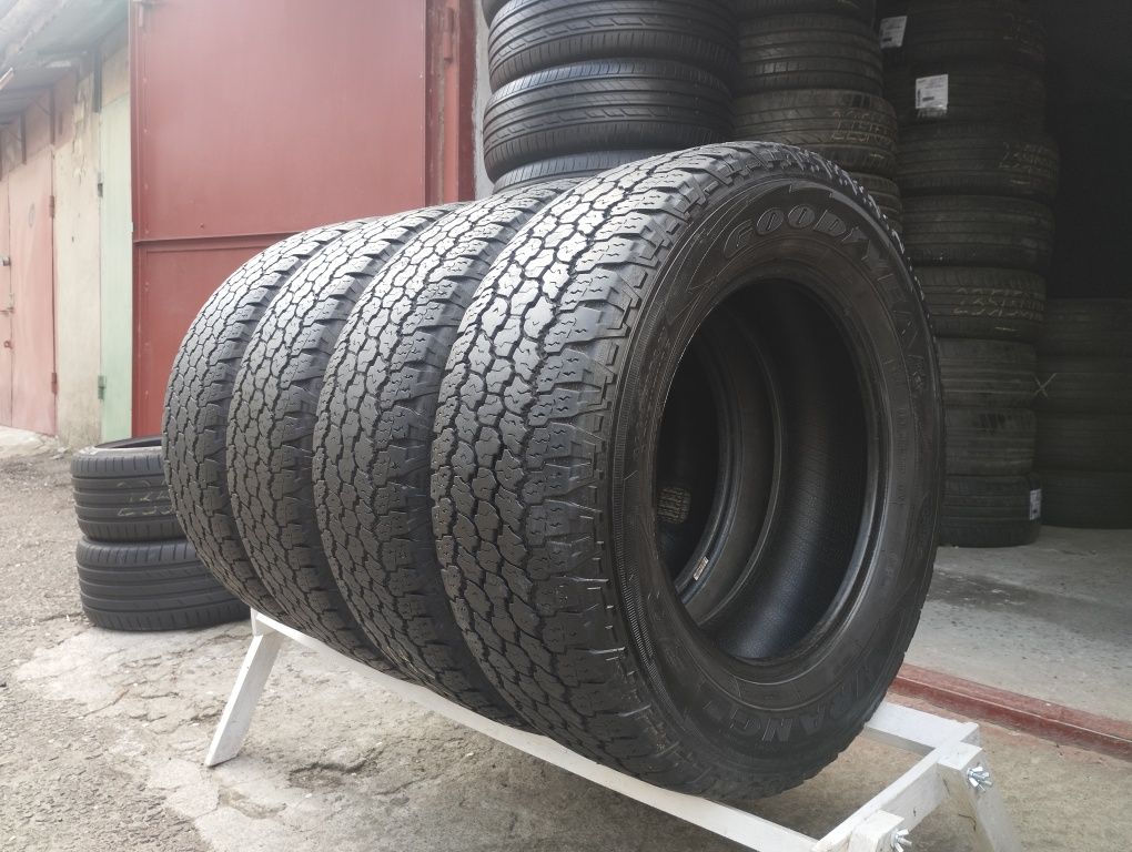 Резина б/у 245/65/17 GOODYEAR