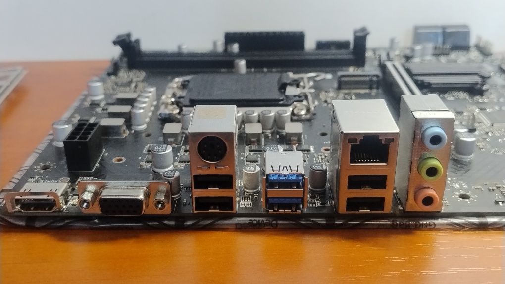 Материнська плата MSI PRO H610M-E DDR4