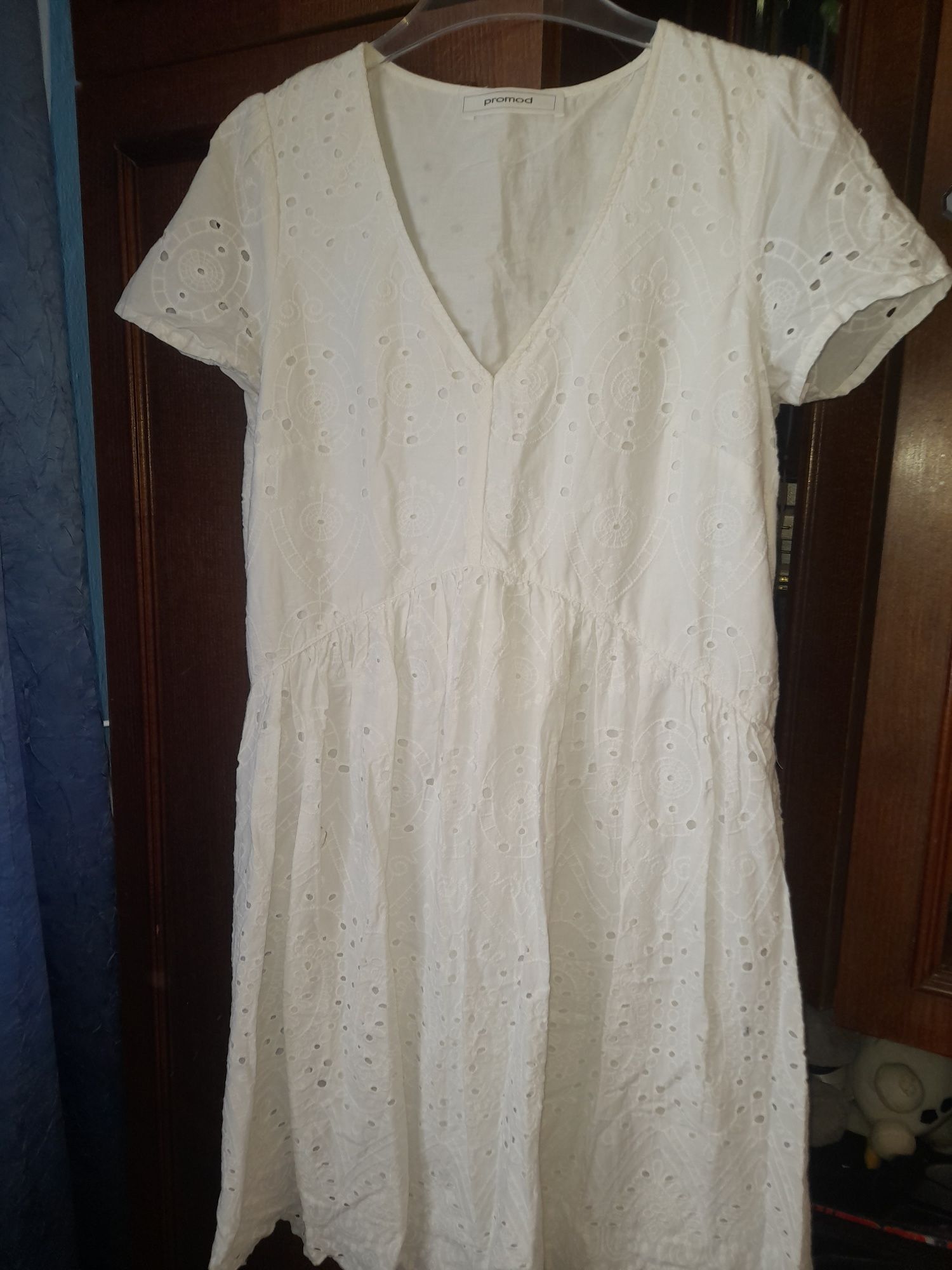 Плаття мережевне білого кольору без дефектів