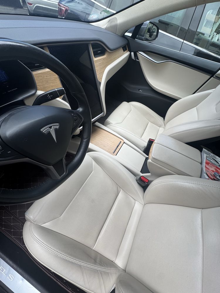 Tesla model S 75d