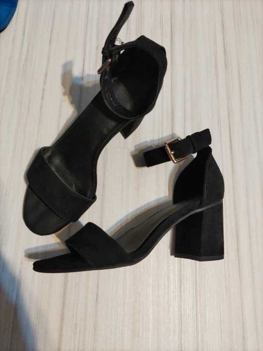 buty na obcasie sandały rozm. 37 firmy Graceland