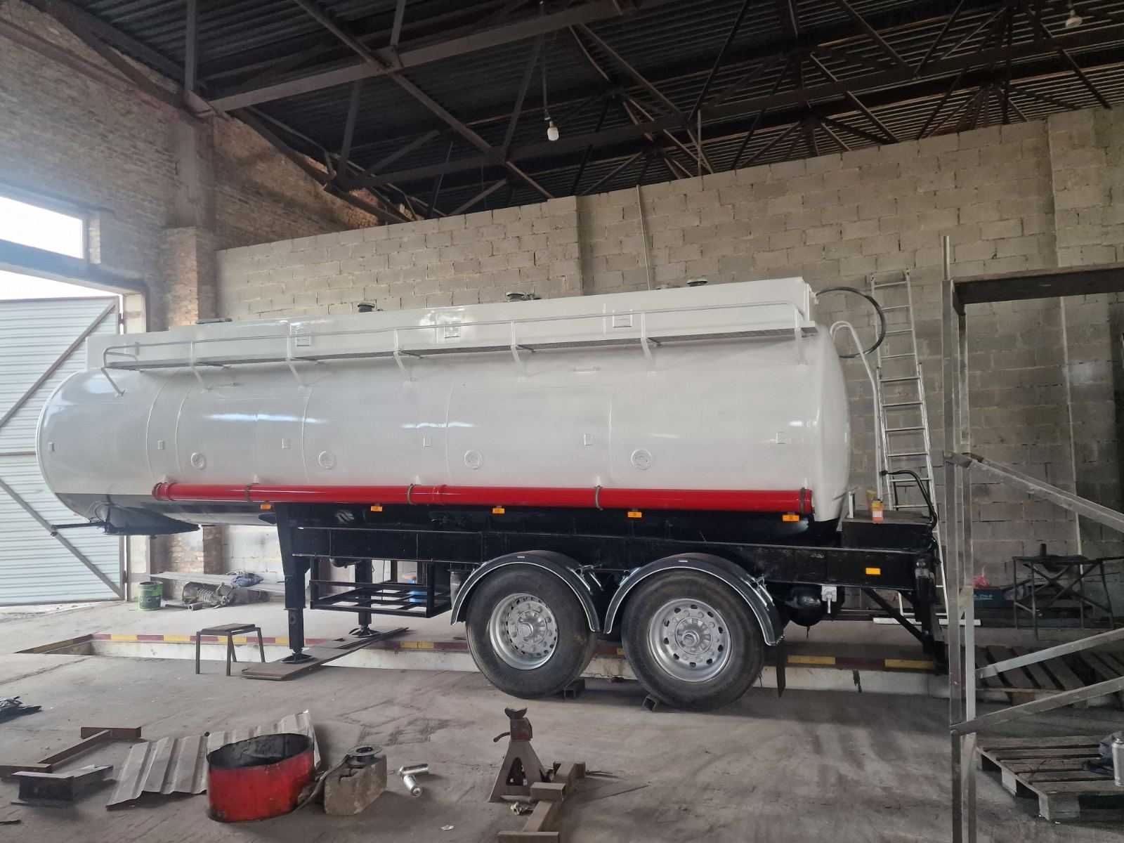 Продам напівпричеп-цистерна 22куб.