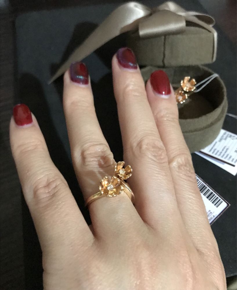 Шикарное золотое кольцо 585 пробы с крупными бриллиантами