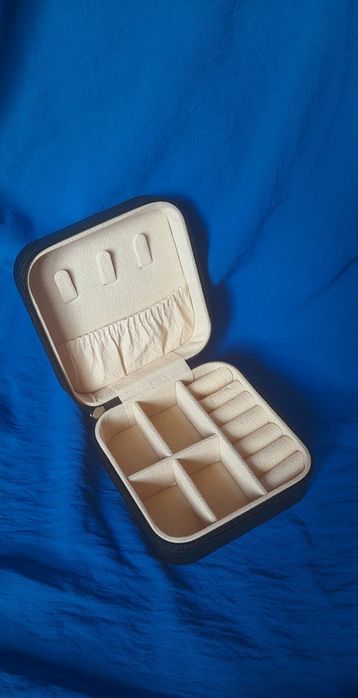 Органайзер для украшений черный