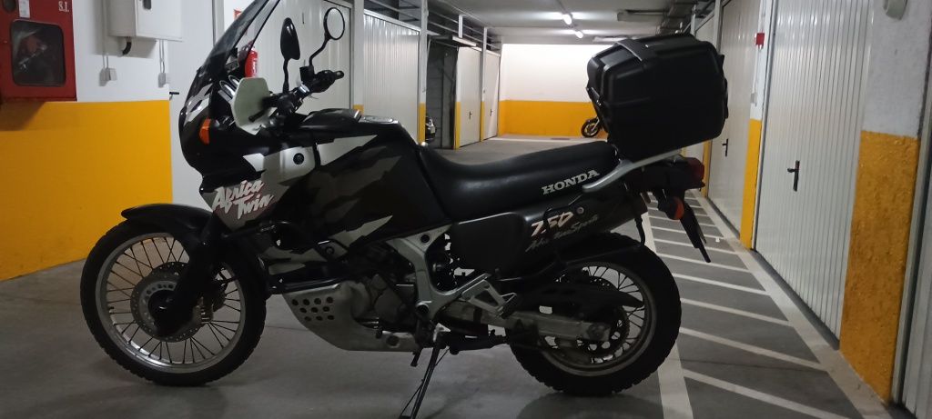Africa twin xrv 750 RD07