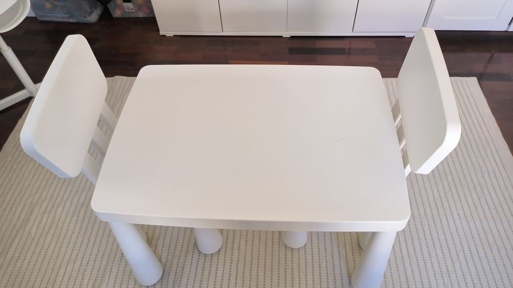 Mesa e 2 cadeiras IKEA MAMMUT – bom estado