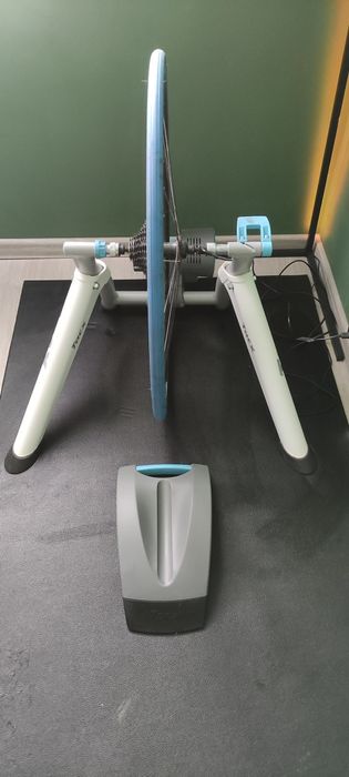 Trenażer Tacx Flow Smart z oponą!