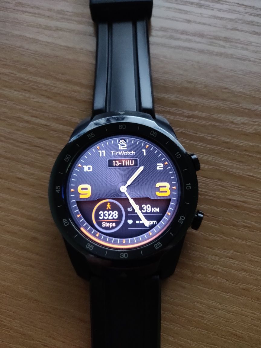 Смарт часы TicWatch Pro