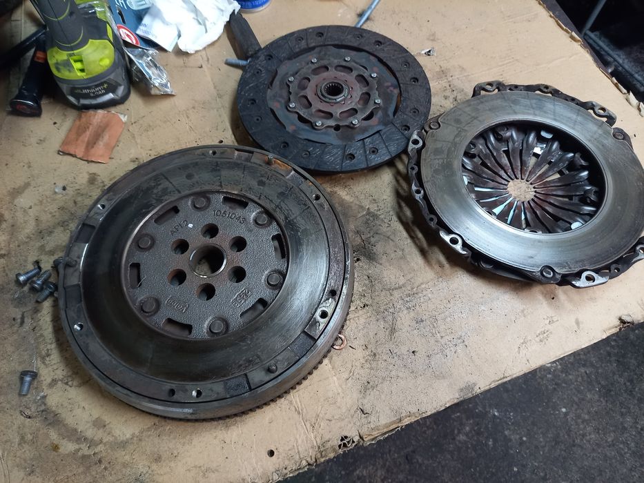 Koło dwumasowe peugeot citroen 1.5 bluehdi komplet