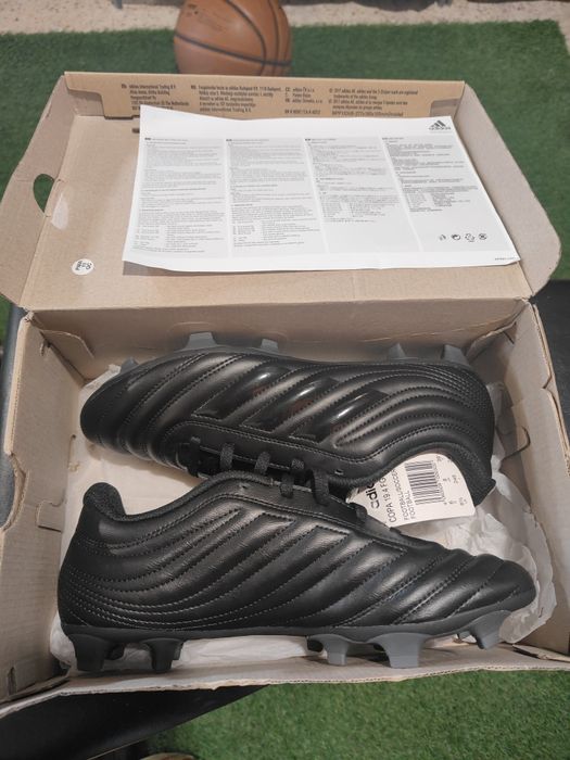 Chuteiras adidas copa. Novas na caixa. N39 ⅓