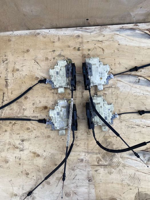 Замок дверей Дверний VW Passat B6 B7 Golf 4-5-6 Jetta 5 Touran Caddy