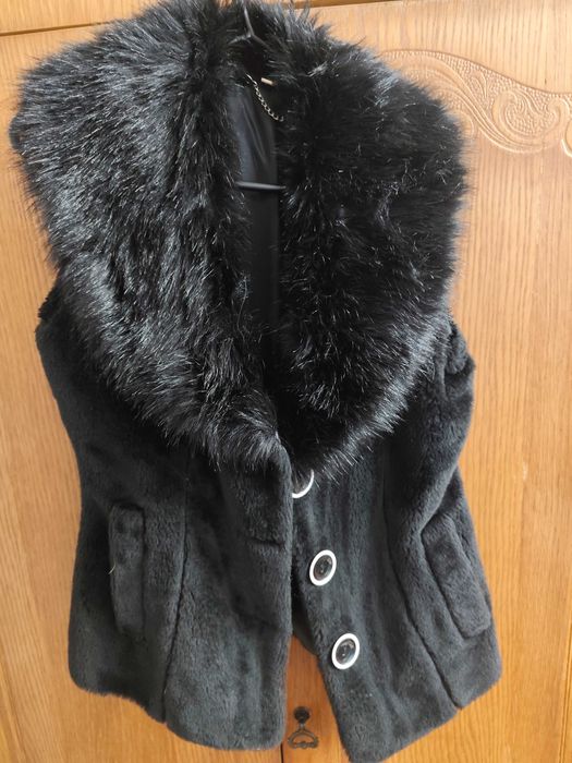 Пальто коротеньке/желетка