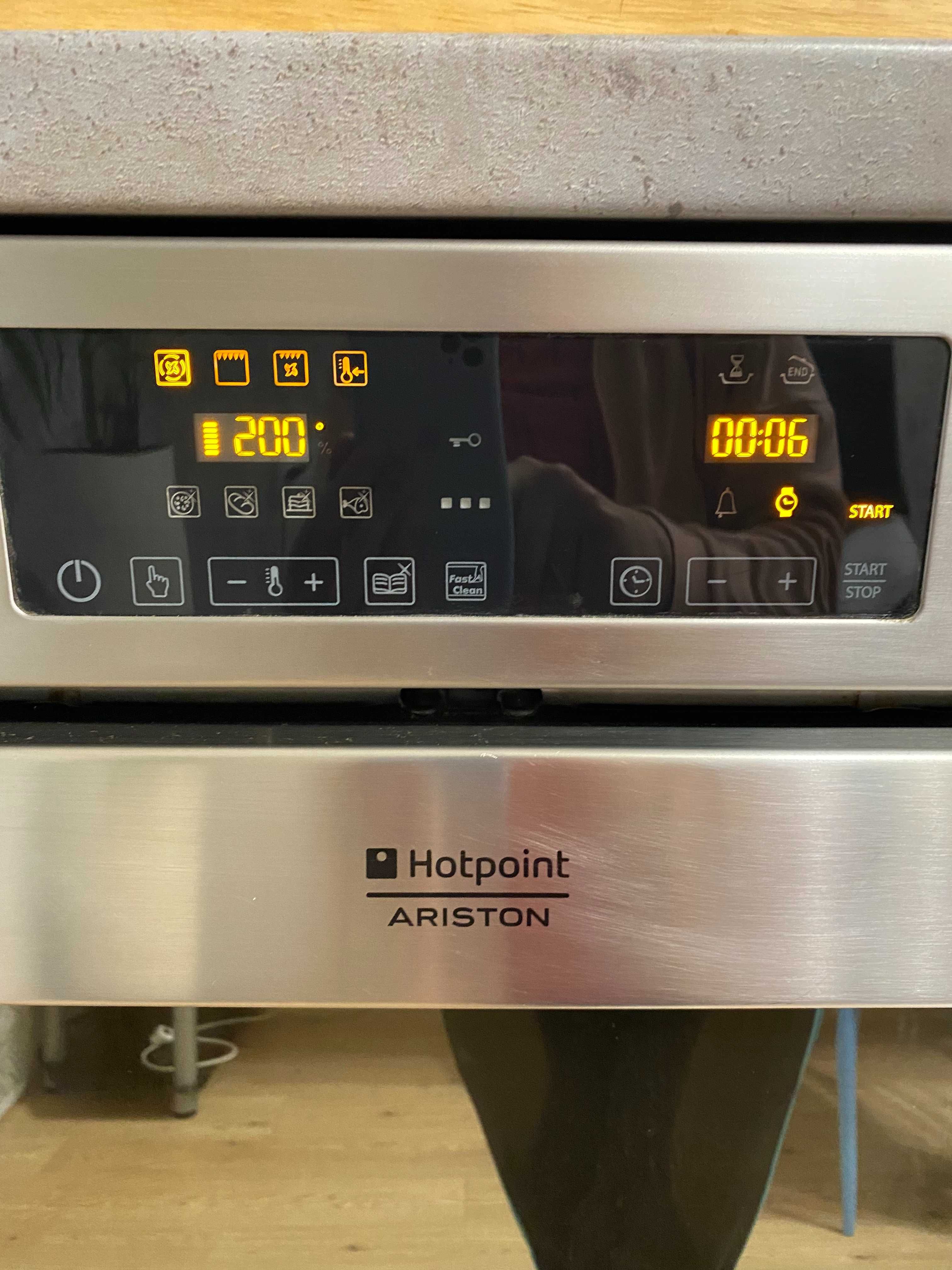 Духовой шкаф Ariston HotPoint, нержавейка, с пиролизом, сенсорное меню