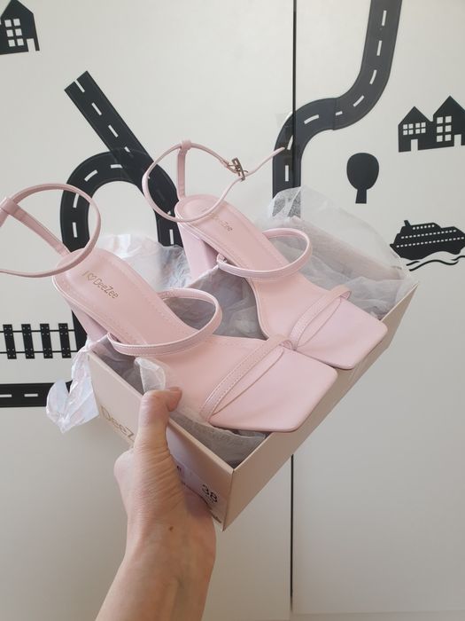 Sandały na słupku rozmiar 38