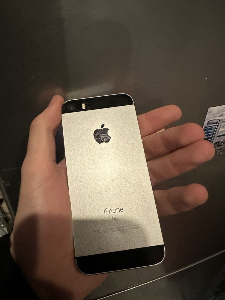 Iphone SE 2016 года Space Gray