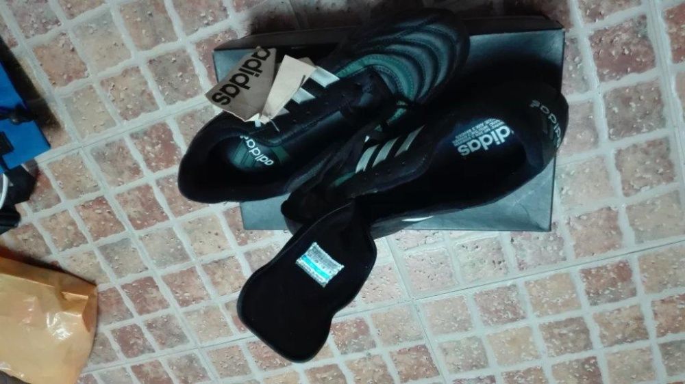 Botas futebol Adidas novas