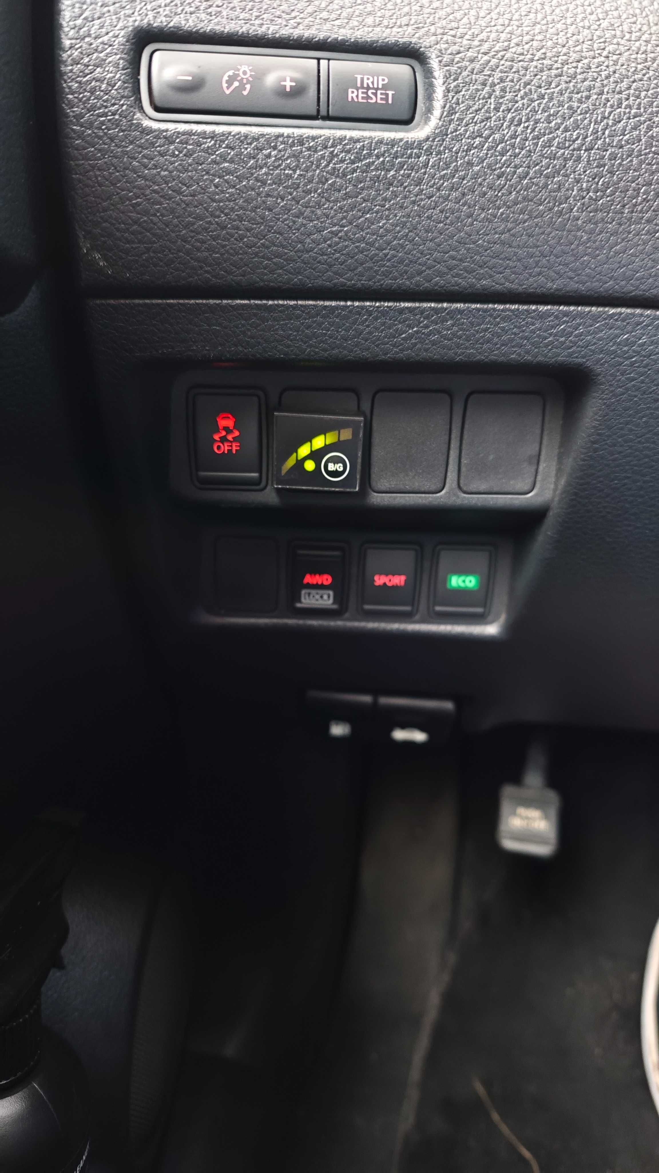 Продам Nissan Rogue S