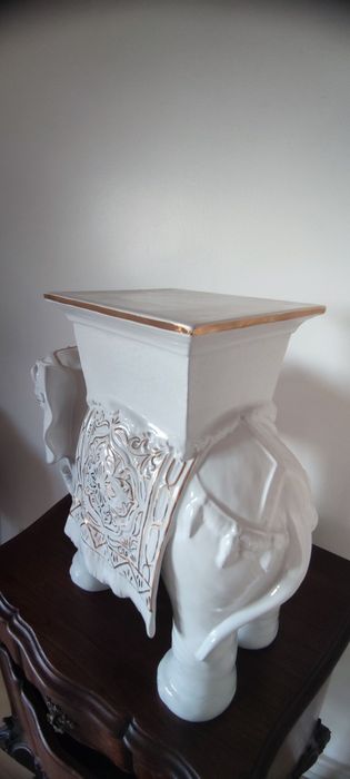 Elefante branco de porcelana