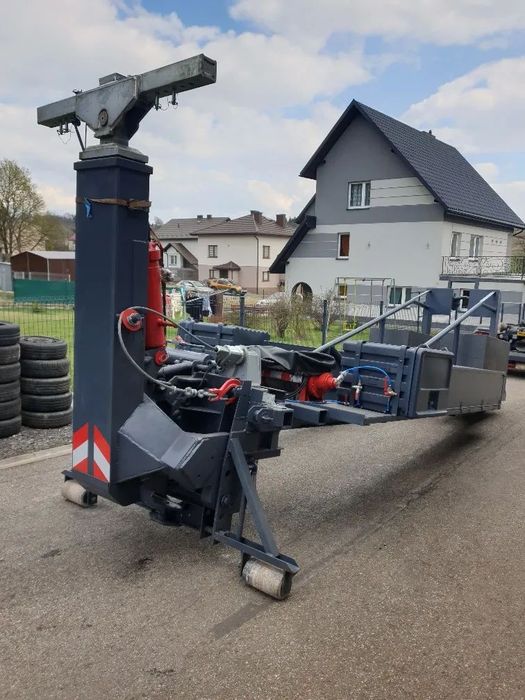 Zabudowa holownika na hakowca, wciągarka hydrauliczna, widły, osprzęt VDZ