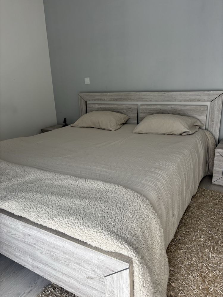 Quarto de Casal - Semi Novo.