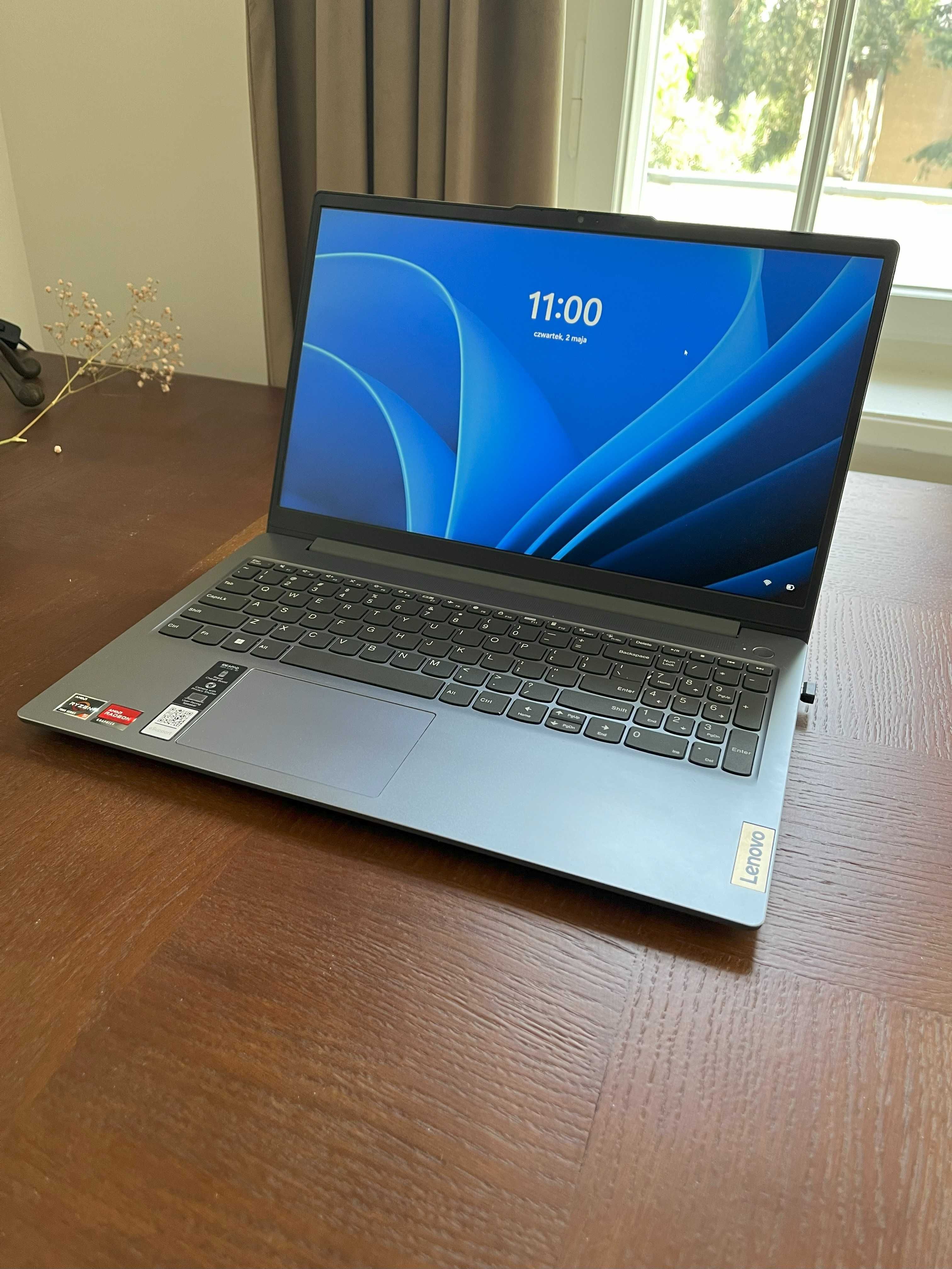 Laptop Lenovo IdeaPad Slim 3 15ABR8 15,6"