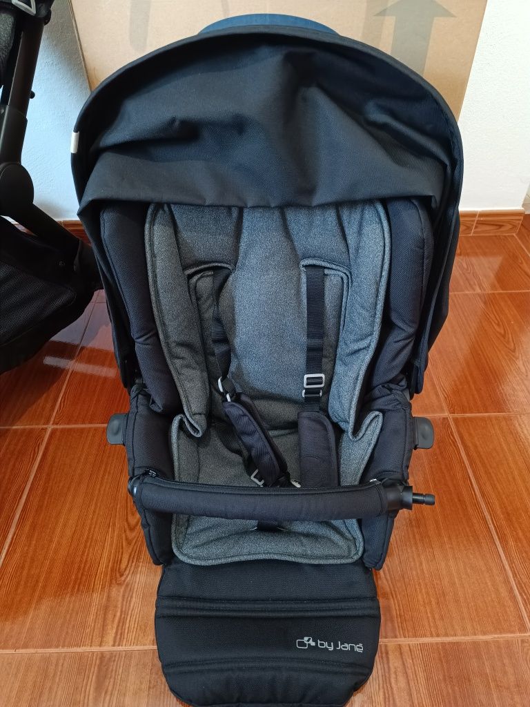 Carrinho Jané Muum + ovo + isofix + extras