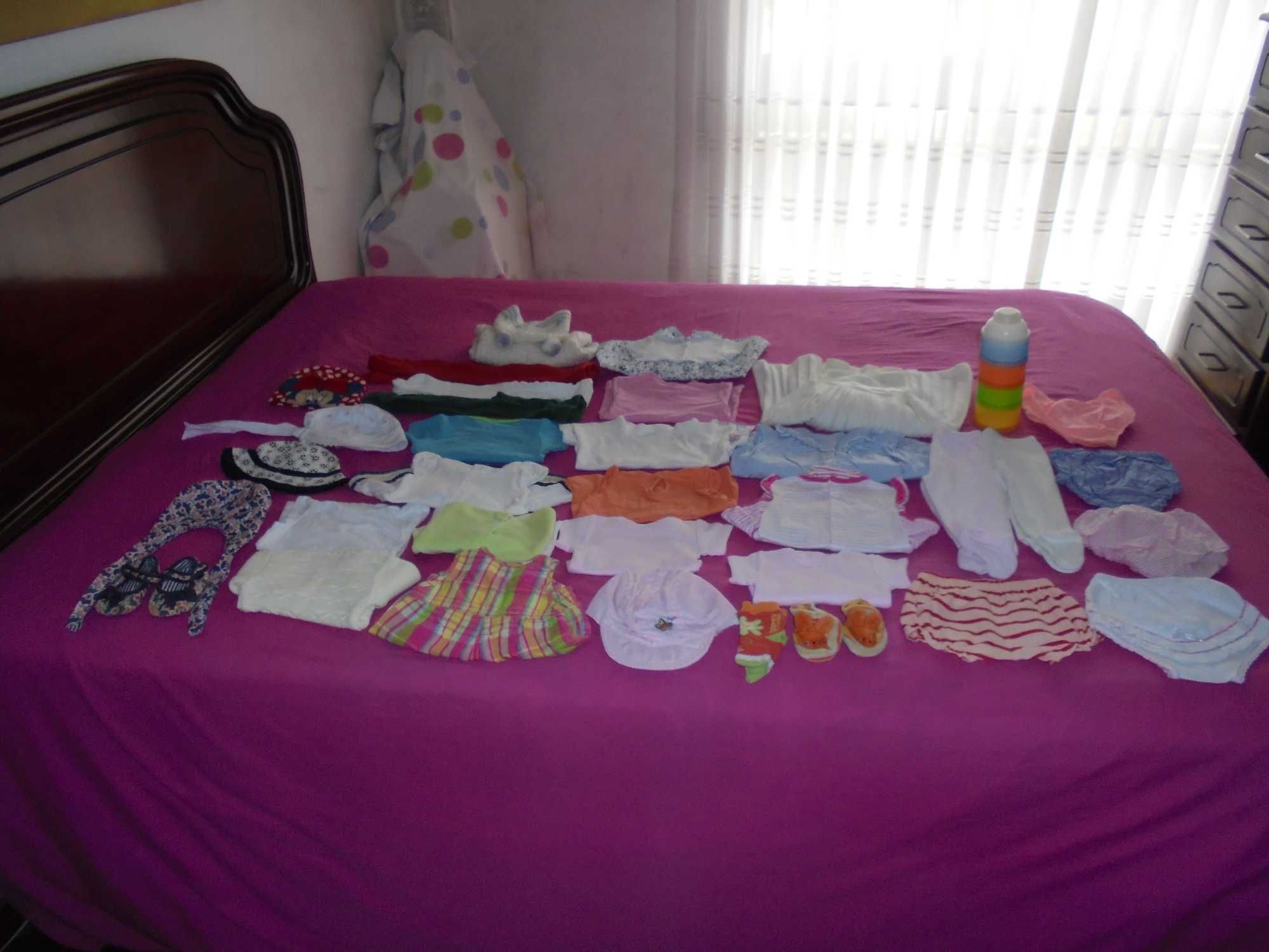 lote de roupa de menina bebé as caixas das papás as cores