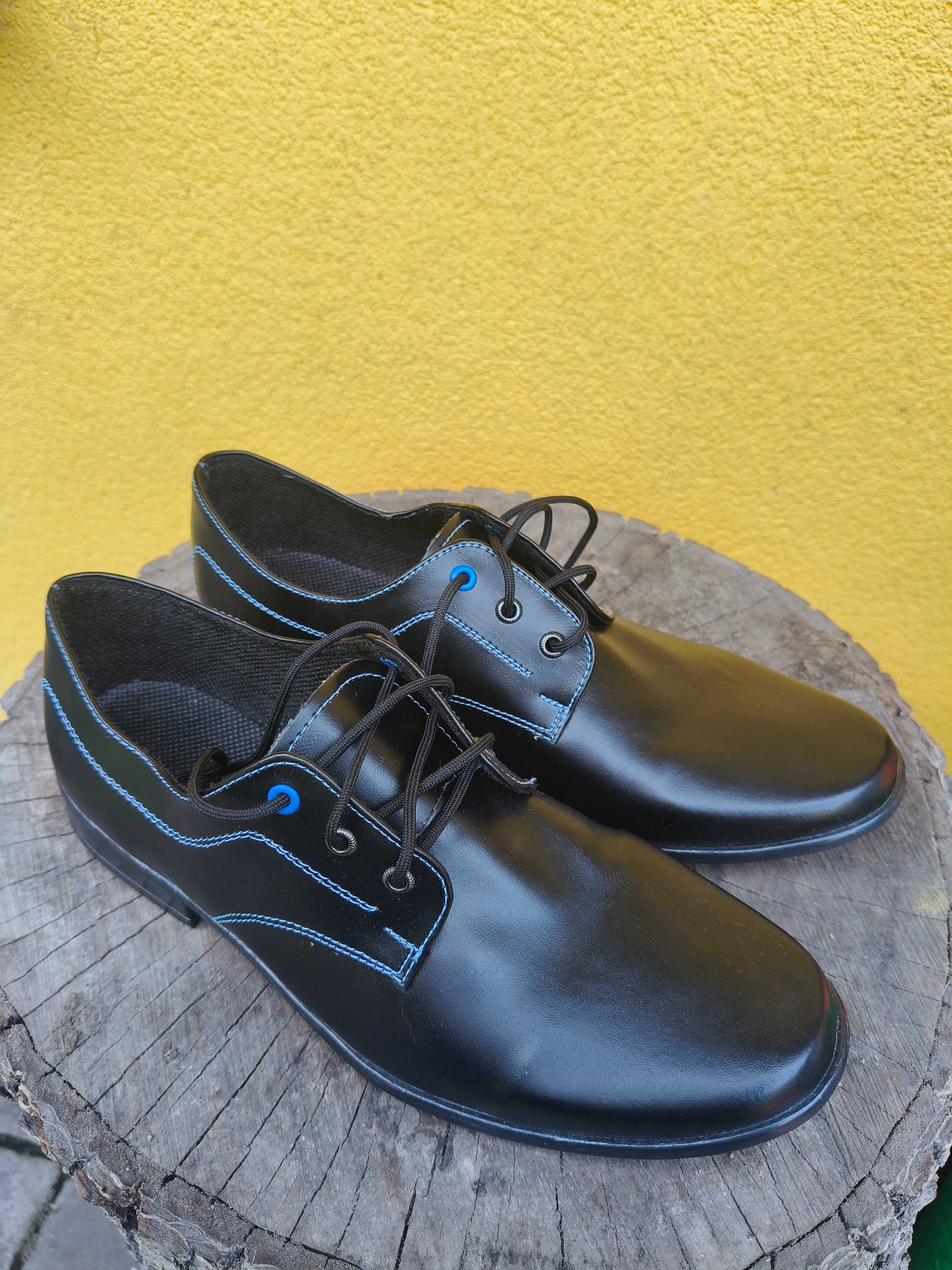 Czarne buty wizytowe chłopięce r.36